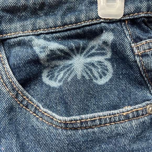 cute butterfly ripped jean shorts - Picture 4 of 7